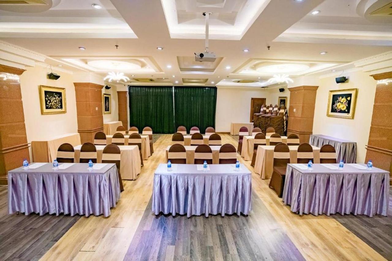 Adina 3 Star Hotel Дананг Екстер'єр фото
